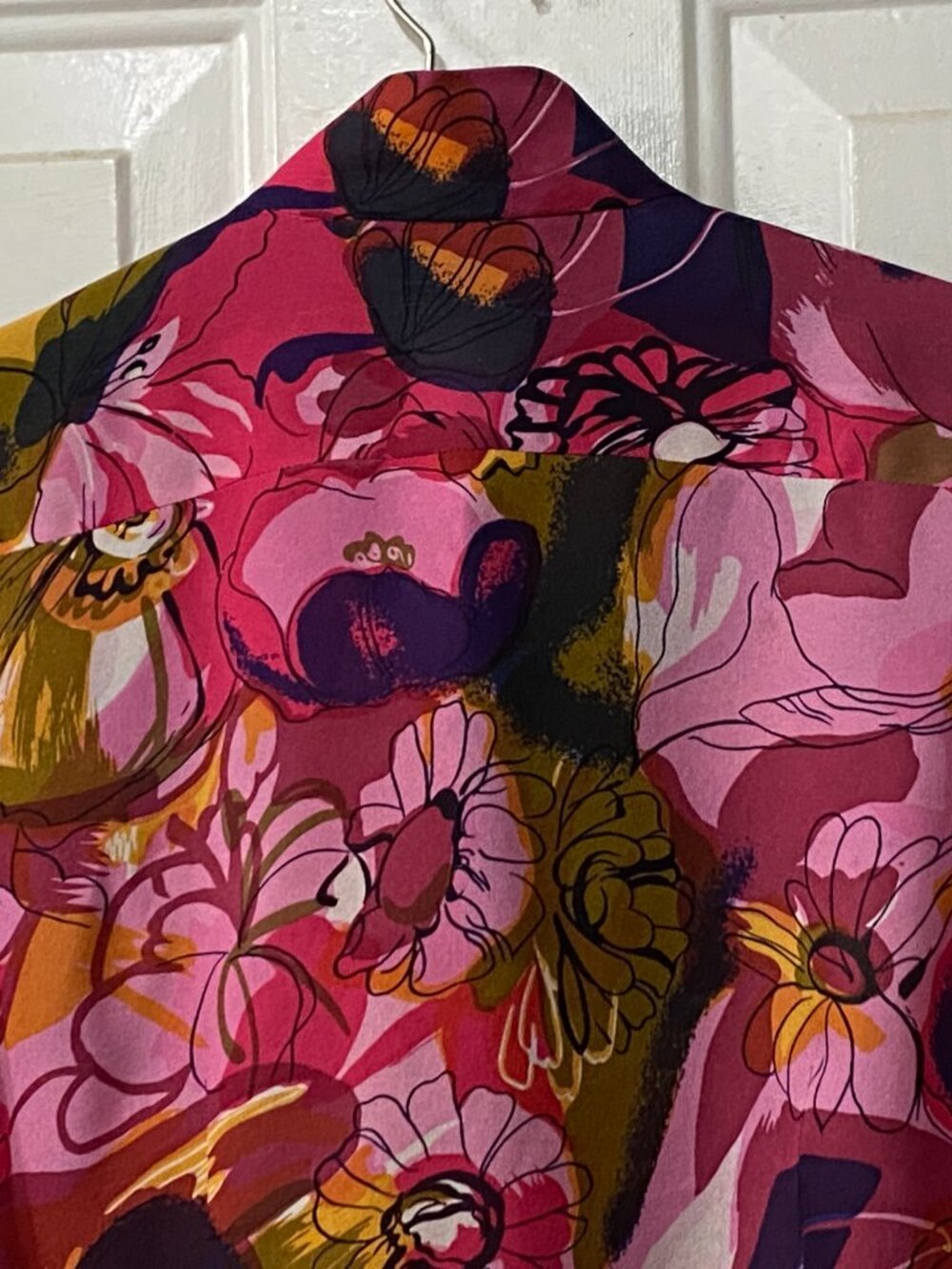 Ishyu Silk Womens Sz M Blouse Button Up Long Sleeve Pink/Multi Floral - Picture 7 of 9